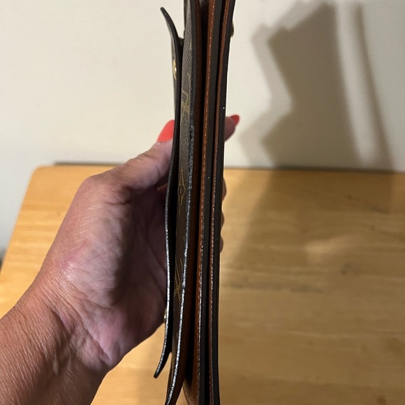 LV Accordion Long Bifold Wallet. - Picture 4 of 14